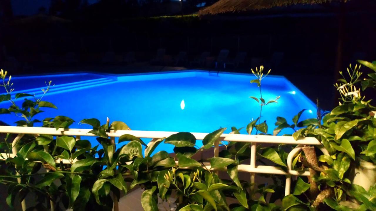 Brit Hotel Confort Helios Agde Exteriör bild