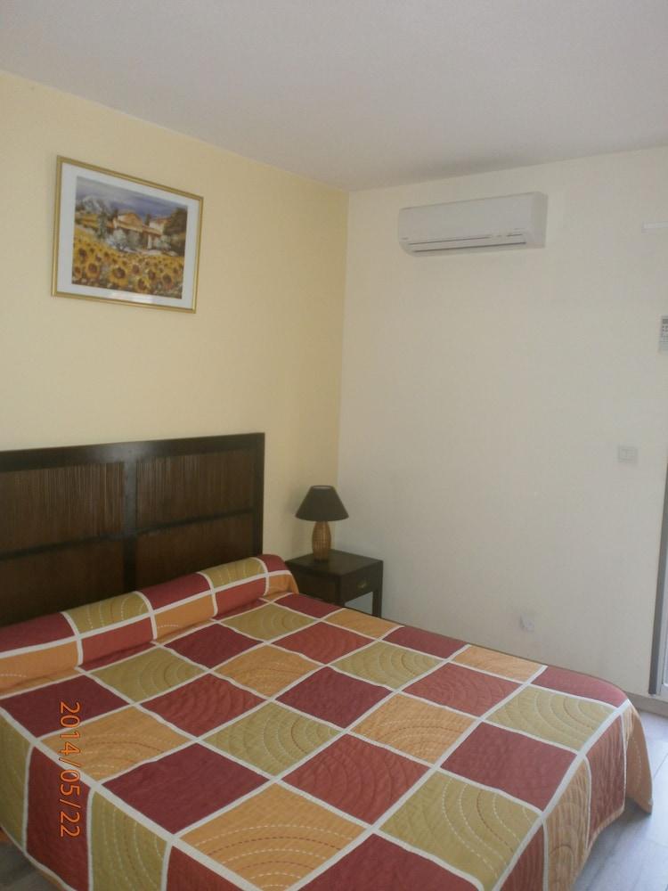 Brit Hotel Confort Helios Agde Exteriör bild