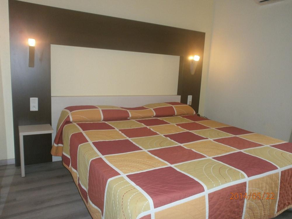 Brit Hotel Confort Helios Agde Exteriör bild