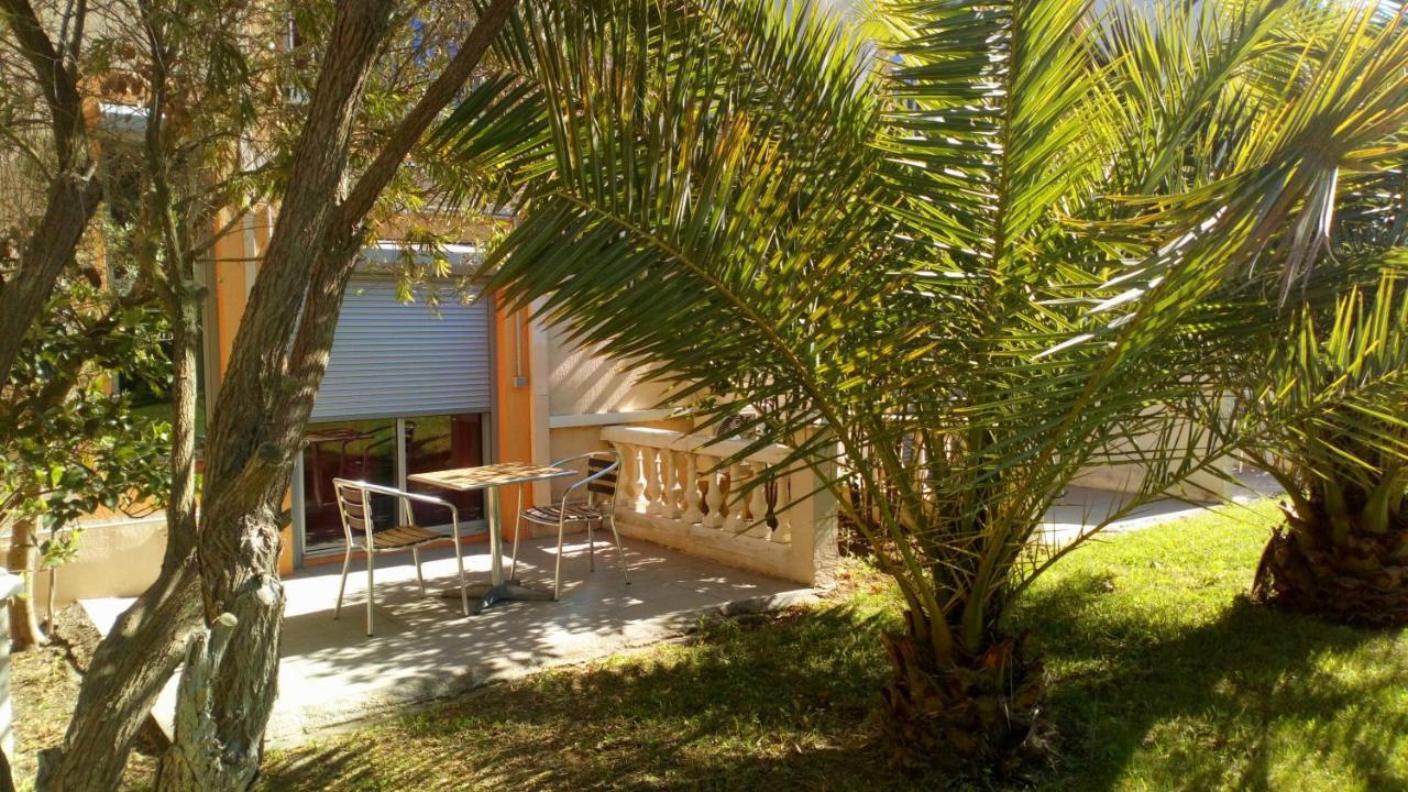 Brit Hotel Confort Helios Agde Exteriör bild
